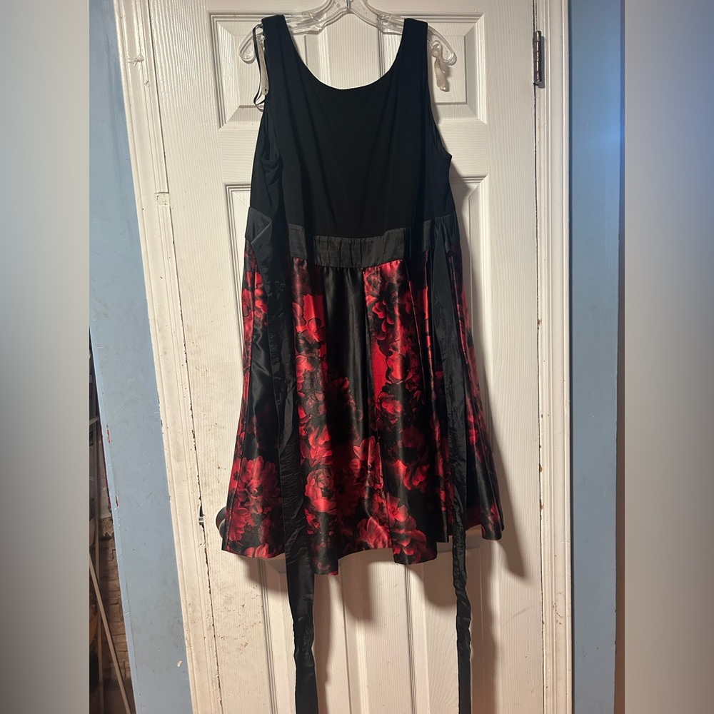 Beautiful Midi dress. Ready for any occasions.